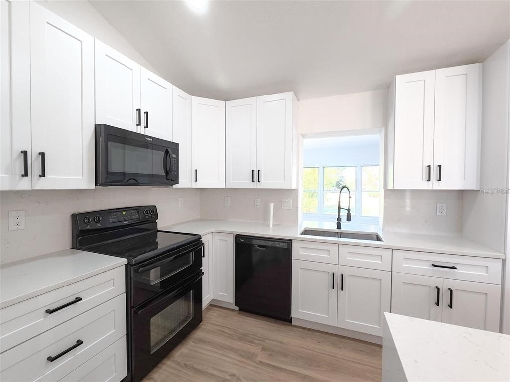 10711 Lake Hill Drive - Photo 9