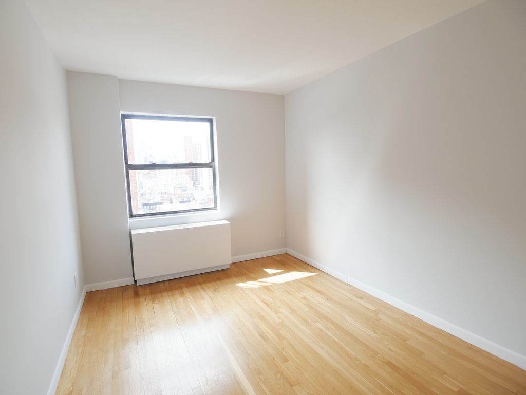 225 East 85th Street - Photo 6