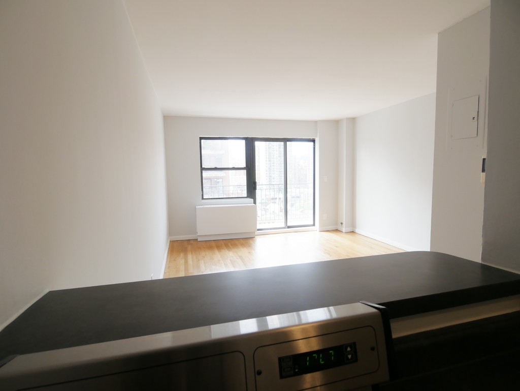 225 East 85th Street - Photo 2