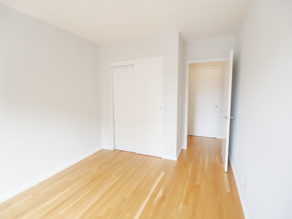 225 East 85th Street - Photo 4