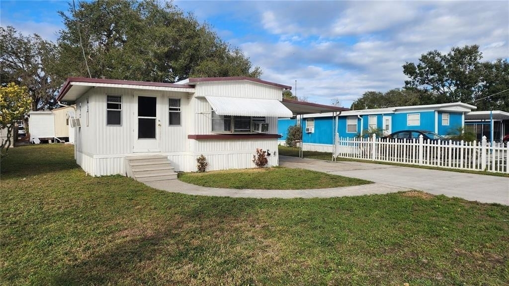 196 Sunset Drive - Photo 0