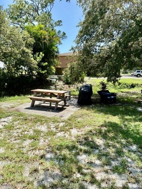 211 Airport Avenue W - Photo 20