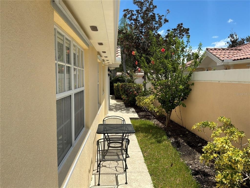 7562 Quinto Drive - Photo 2