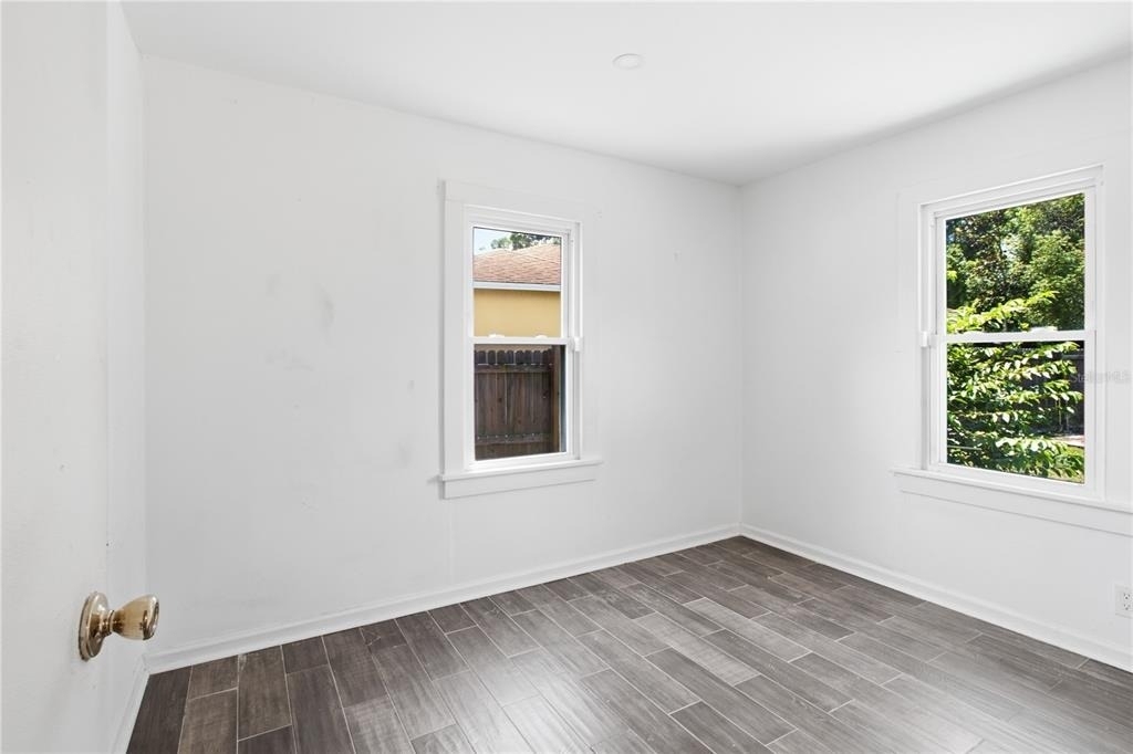 5552 Crissman Drive N - Photo 17