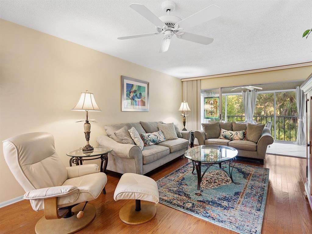 4415 Longmeadow - Photo 11