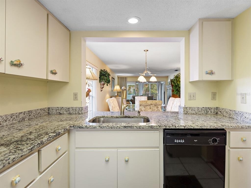 4415 Longmeadow - Photo 8