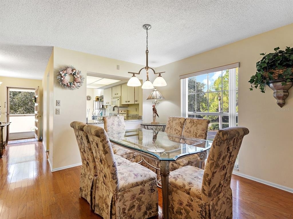4415 Longmeadow - Photo 10