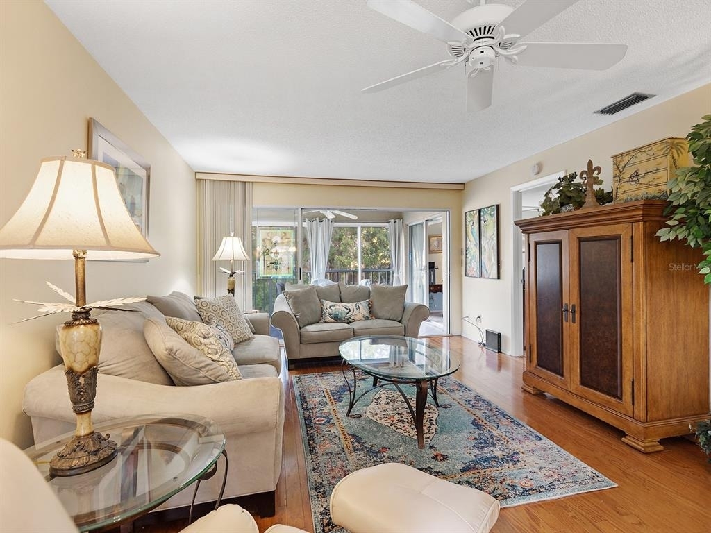 4415 Longmeadow - Photo 12