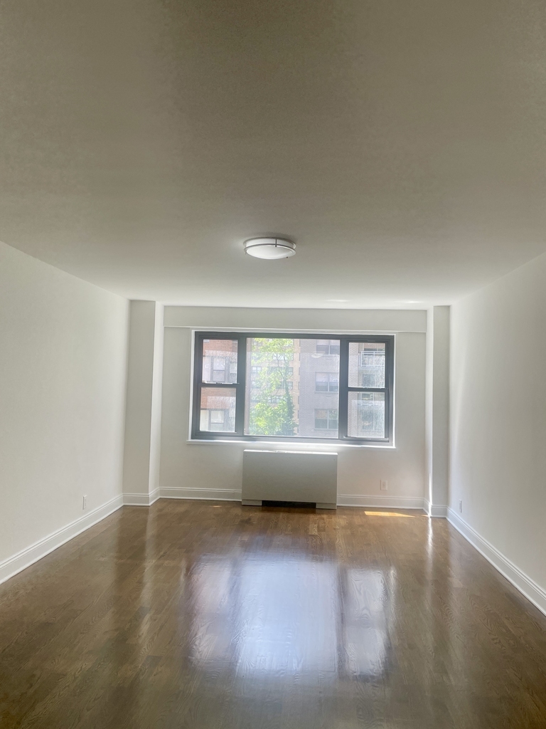 405 East 56th Street, 6J - Photo 1