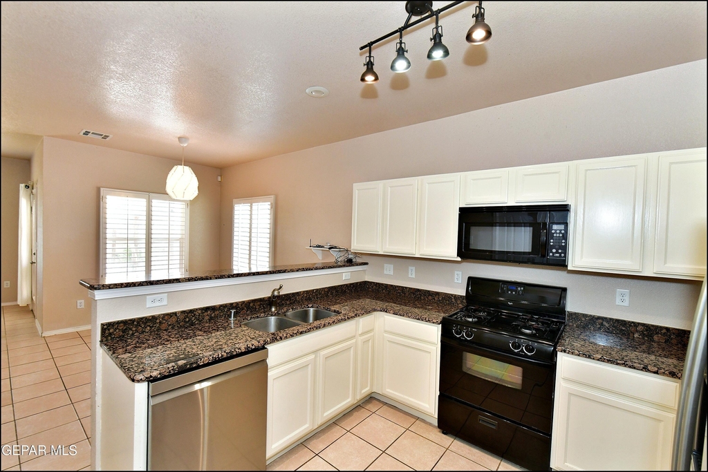 5810 Redstone Mesa Court - Photo 15