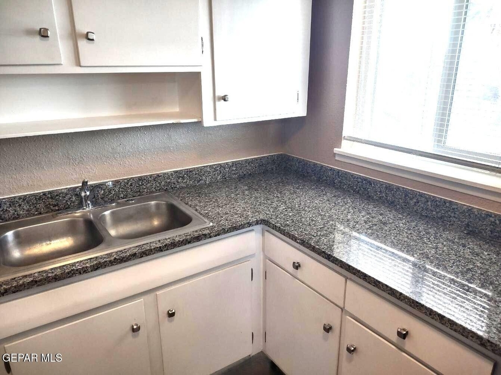 8724 Polaris Street - Photo 8