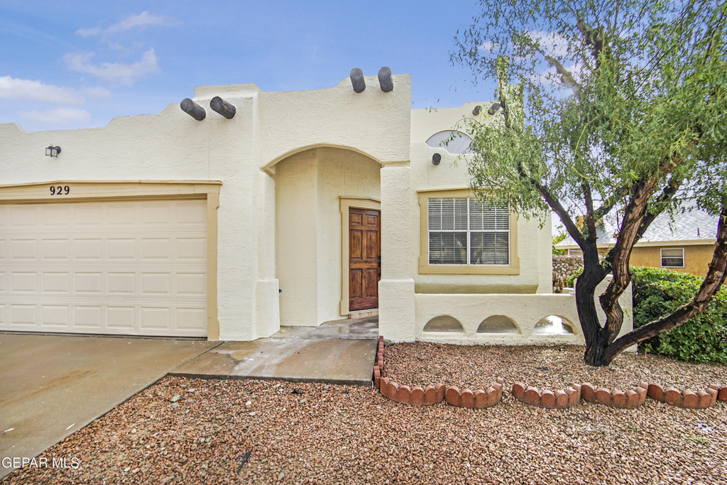 929 Totonaca Lane - Photo 2