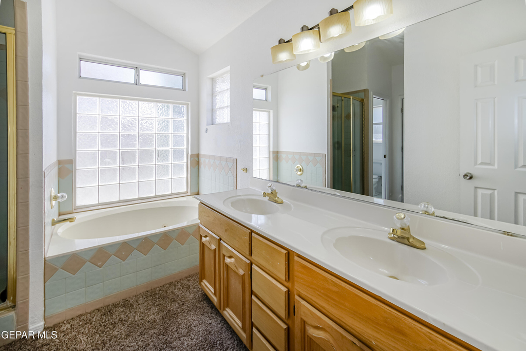 908 Los Pinos Way - Photo 18