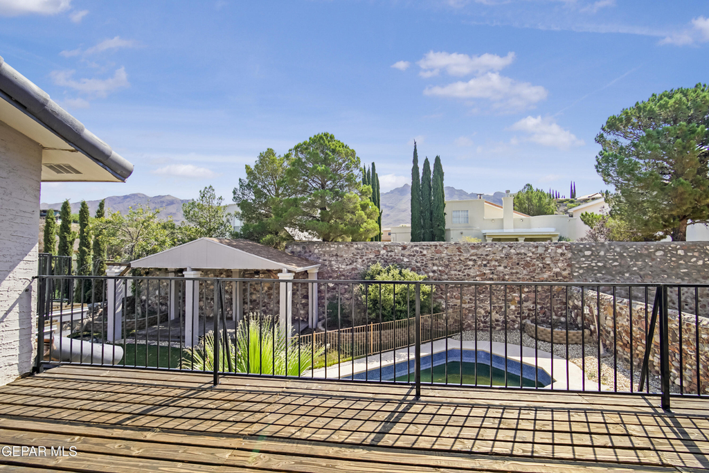 908 Los Pinos Way - Photo 23
