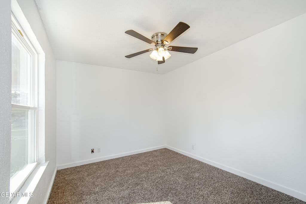 908 Los Pinos Way - Photo 10