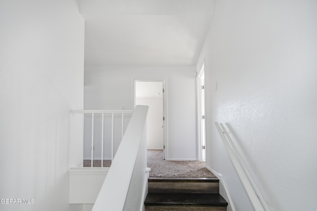908 Los Pinos Way - Photo 16
