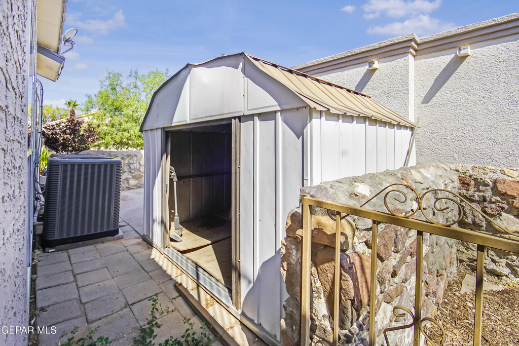 908 Los Pinos Way - Photo 13