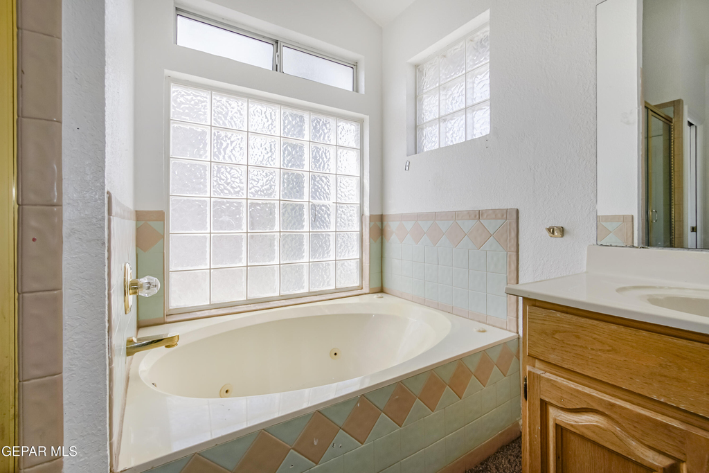 908 Los Pinos Way - Photo 22