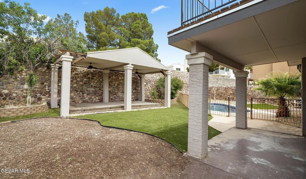 908 Los Pinos Way - Photo 30