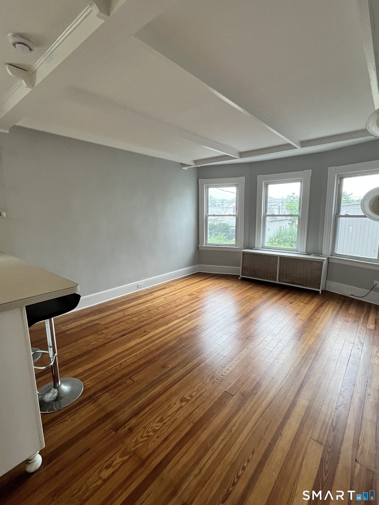 53-55 Davis Avenue - Photo 2