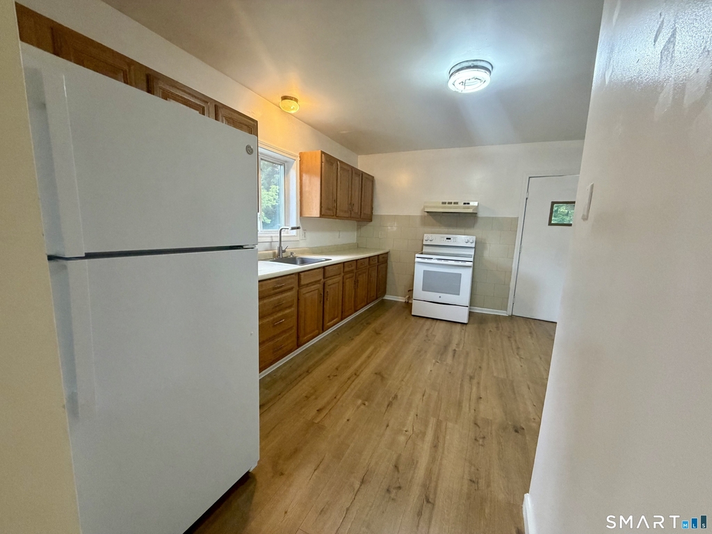 40 Lincoln Avenue - Photo 2