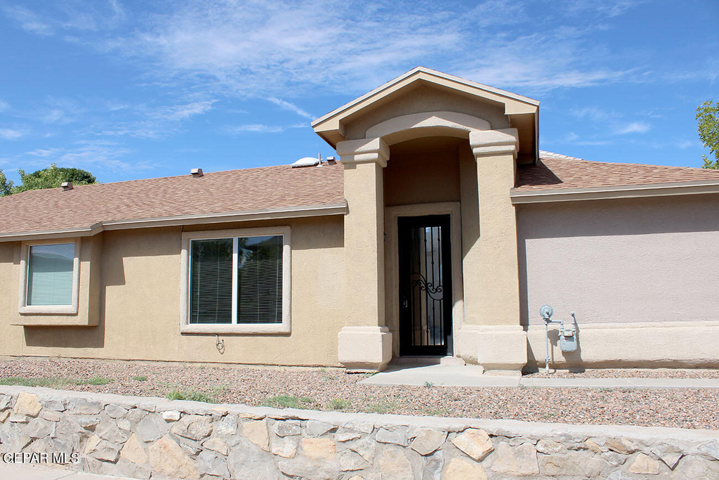 5040 Gold Ranch Avenue - Photo 0