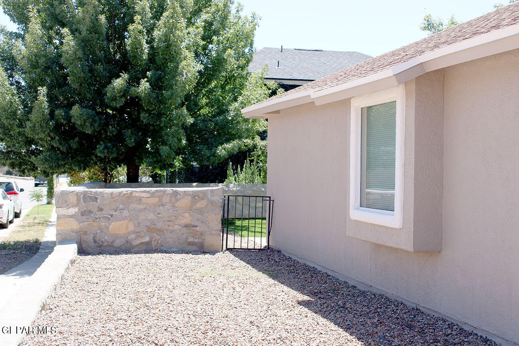 5040 Gold Ranch Avenue - Photo 3