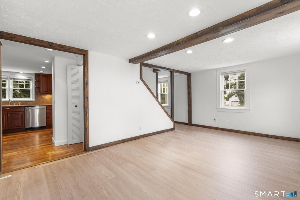 7 Fletcher Avenue - Photo 2