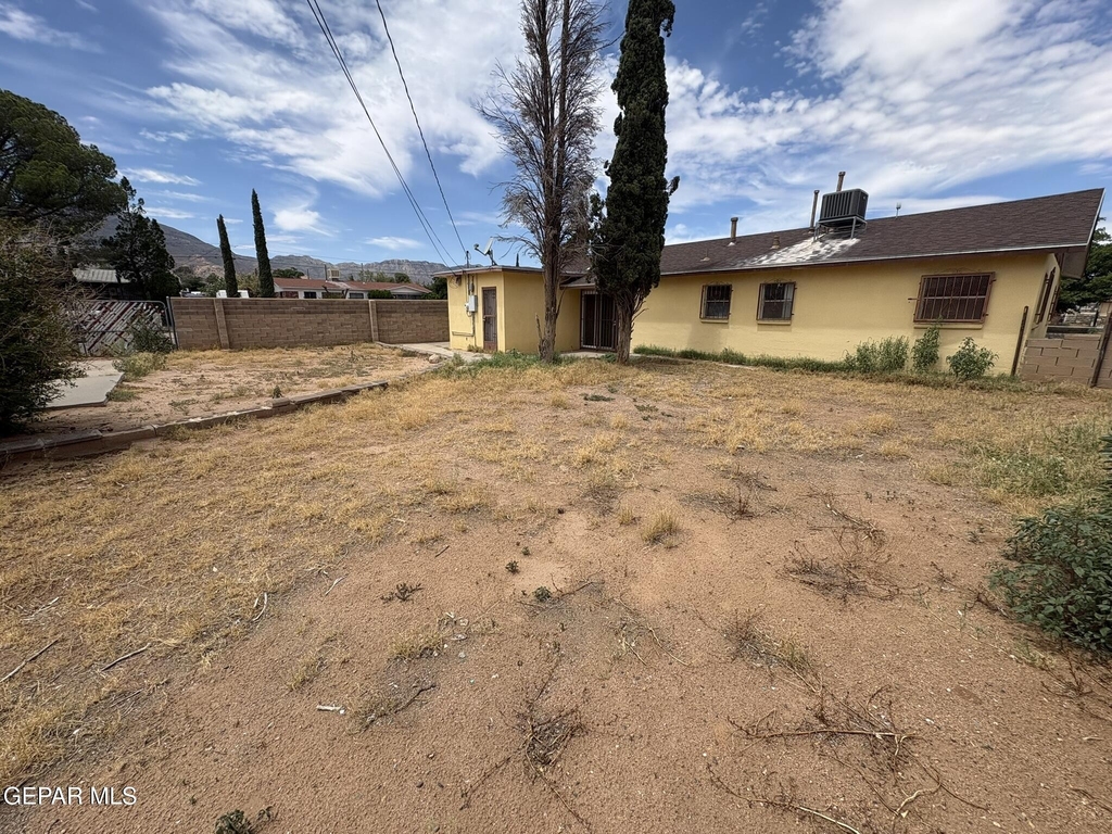 4900 Debeers Drive - Photo 24