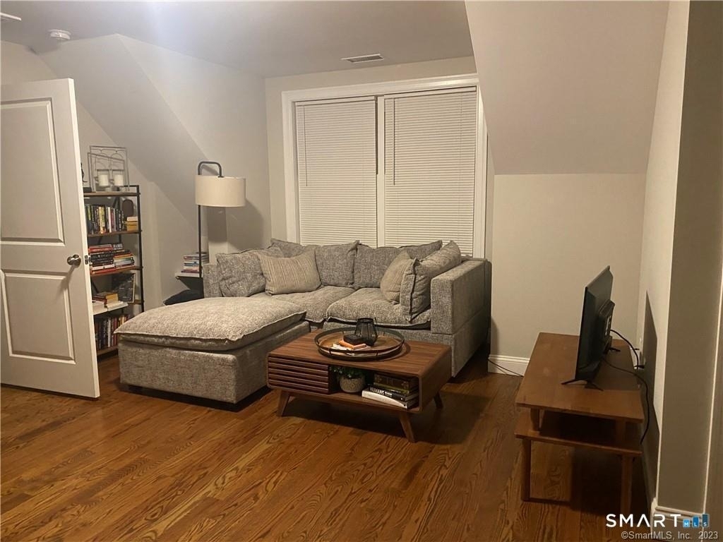 8 Svea Avenue - Photo 4