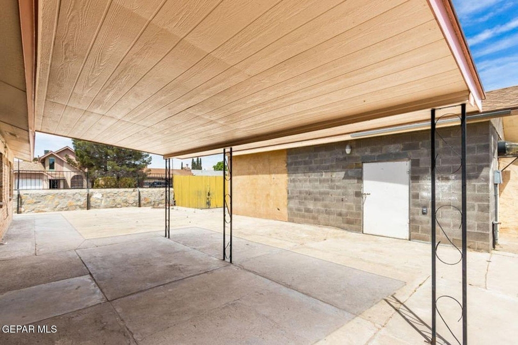 11701 Henry Phipps Drive - Photo 19