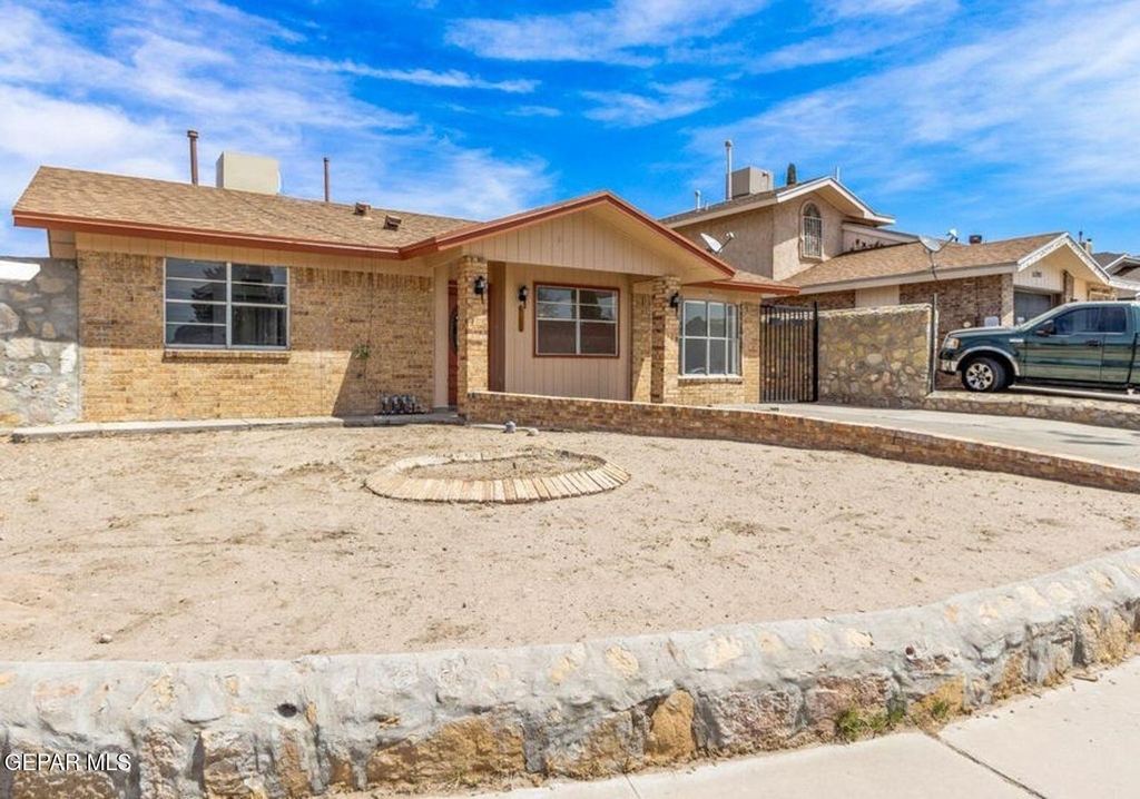 11701 Henry Phipps Drive - Photo 1