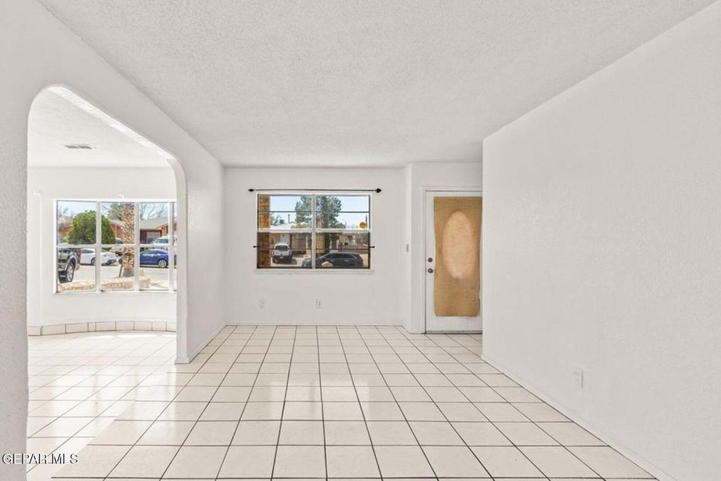 11701 Henry Phipps Drive - Photo 6
