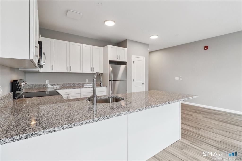10 Steele Boulevard - Photo 17
