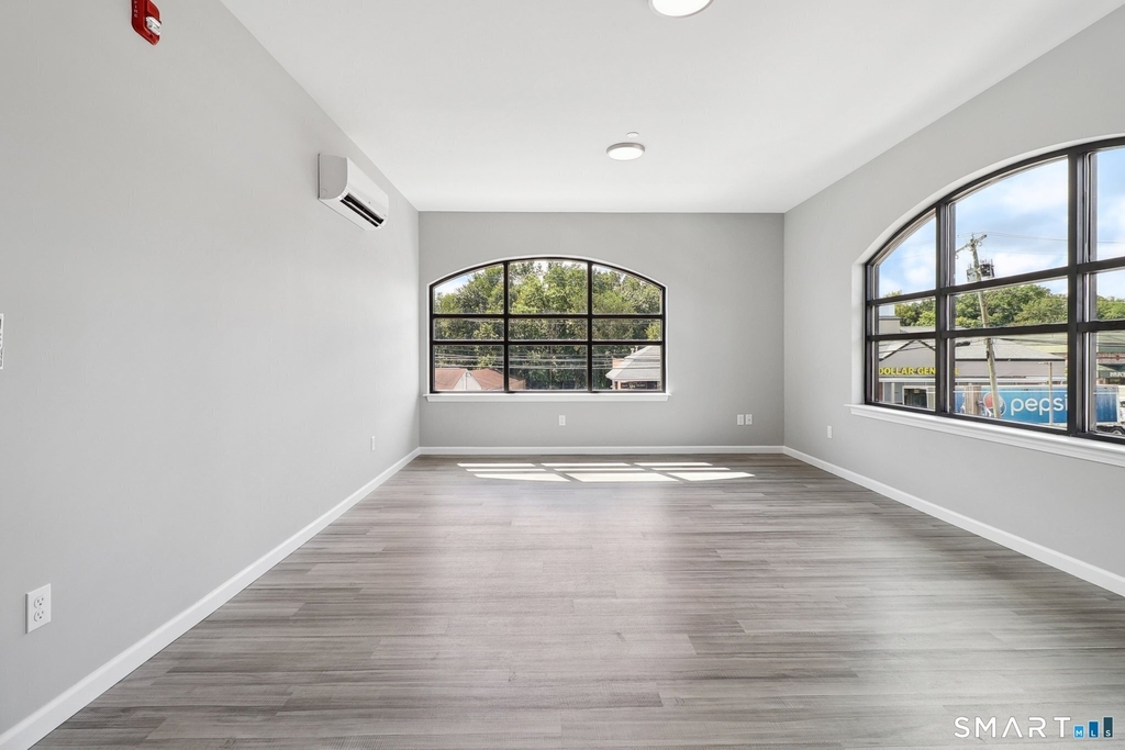 10 Steele Boulevard - Photo 5