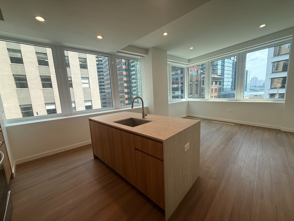 Luxury 3 Bedroom - Pearl & Pine  - Photo 1