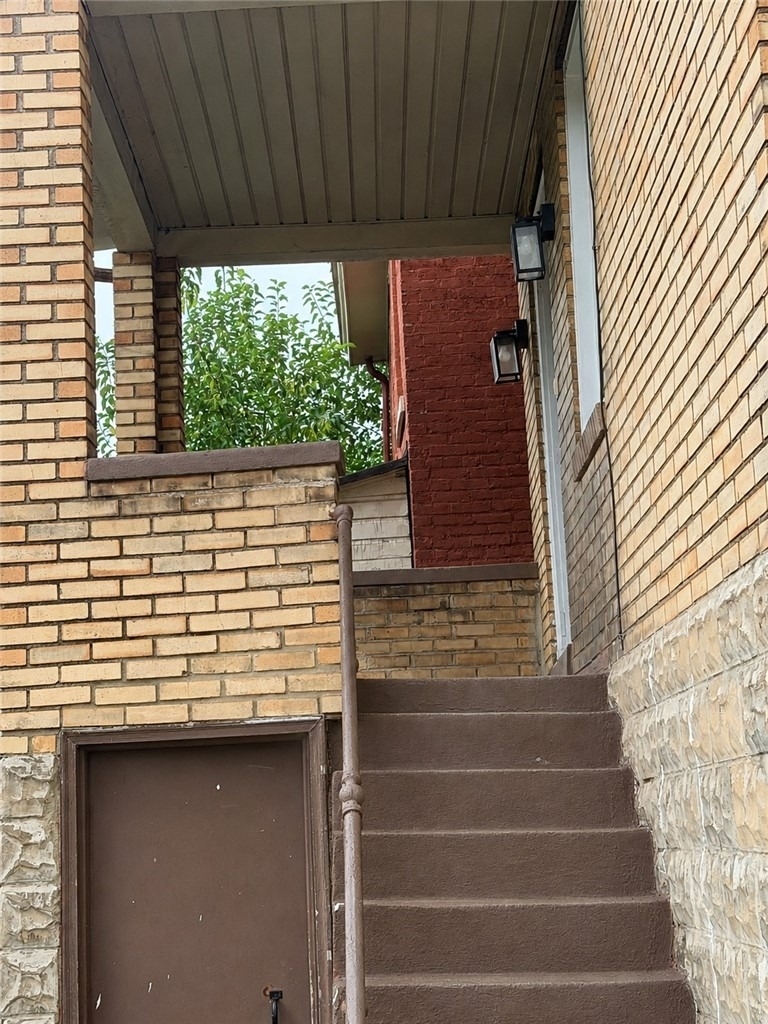 209 Clay St - Photo 1