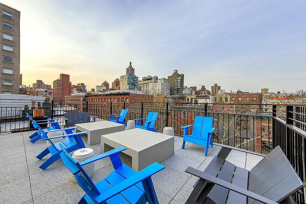 222 East 12th Street - Photo 5