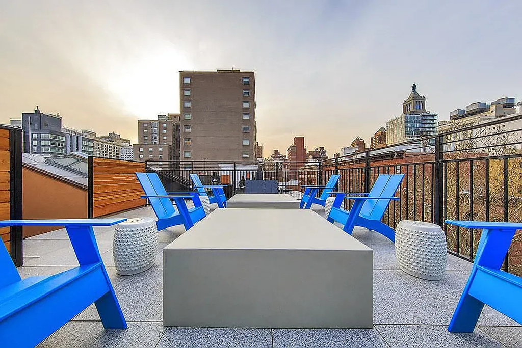 222 East 12th Street - Photo 6