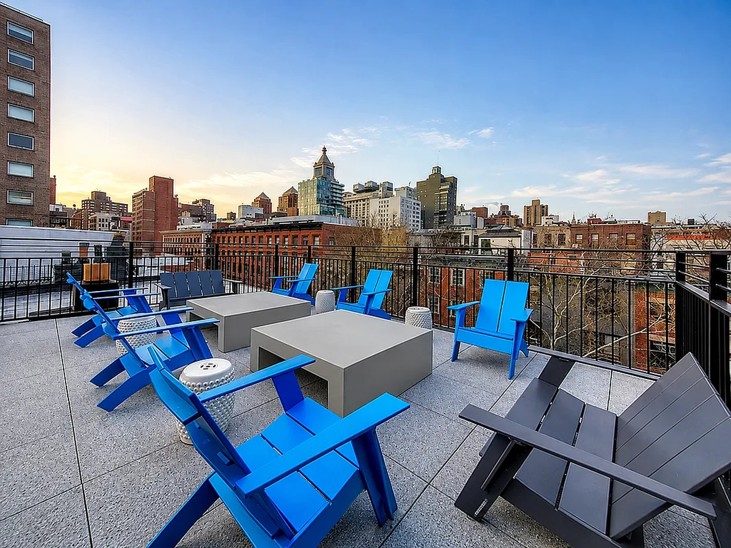 222 East 12th Street - Photo 11