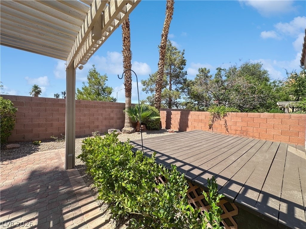 1506 Emerald Peak Avenue - Photo 33