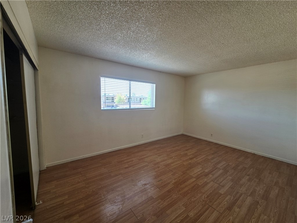 595 Royal Crest - Photo 11
