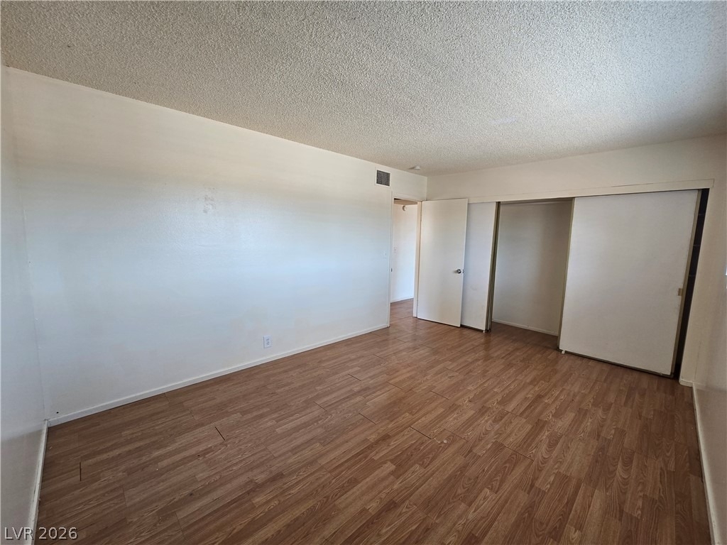 595 Royal Crest - Photo 12