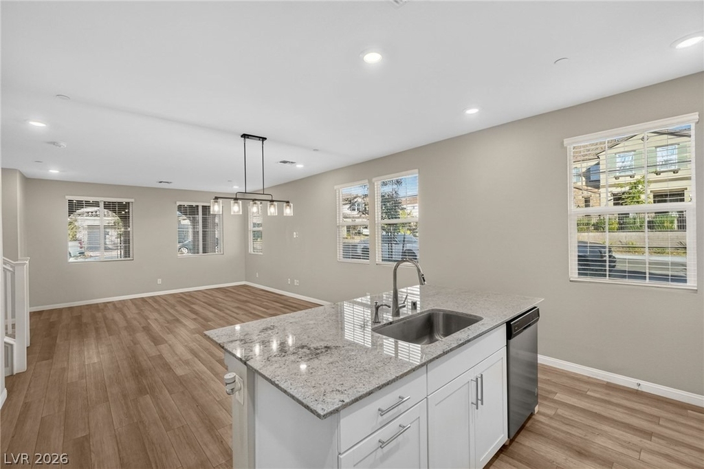 2435 Bellinzona Place - Photo 13