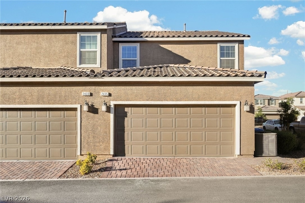 2435 Bellinzona Place - Photo 34