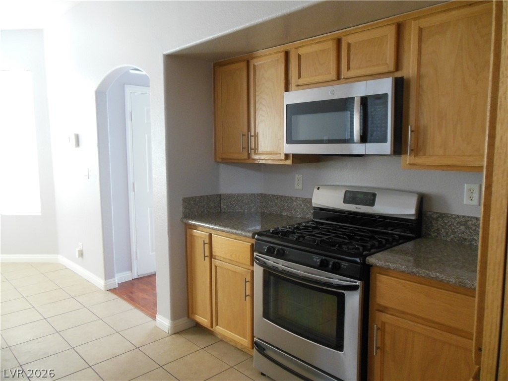 878 Scarlet Haze Avenue - Photo 4