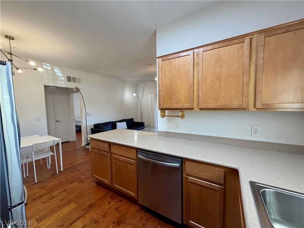 2291 W Horizon Ridge Parkway - Photo 5