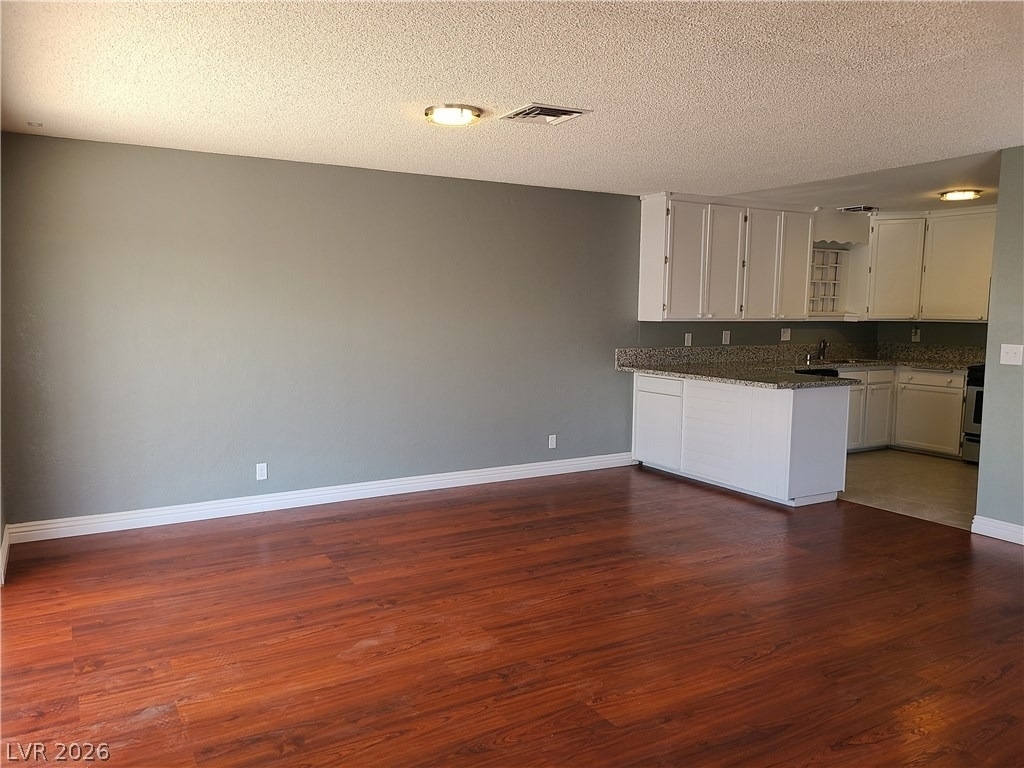 6751 Ledgewood Drive - Photo 5