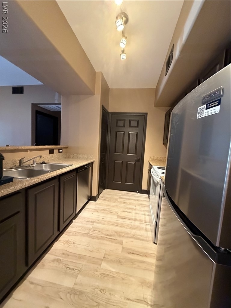 8000 W Badura Avenue - Photo 5