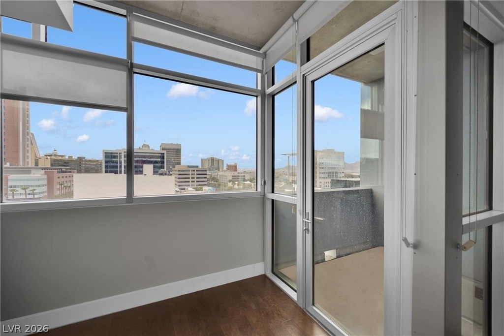 353 E Bonneville Avenue - Photo 11
